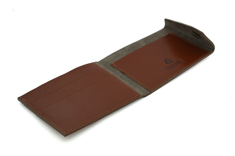 Questa Roots Leather Card Holder Tap Open